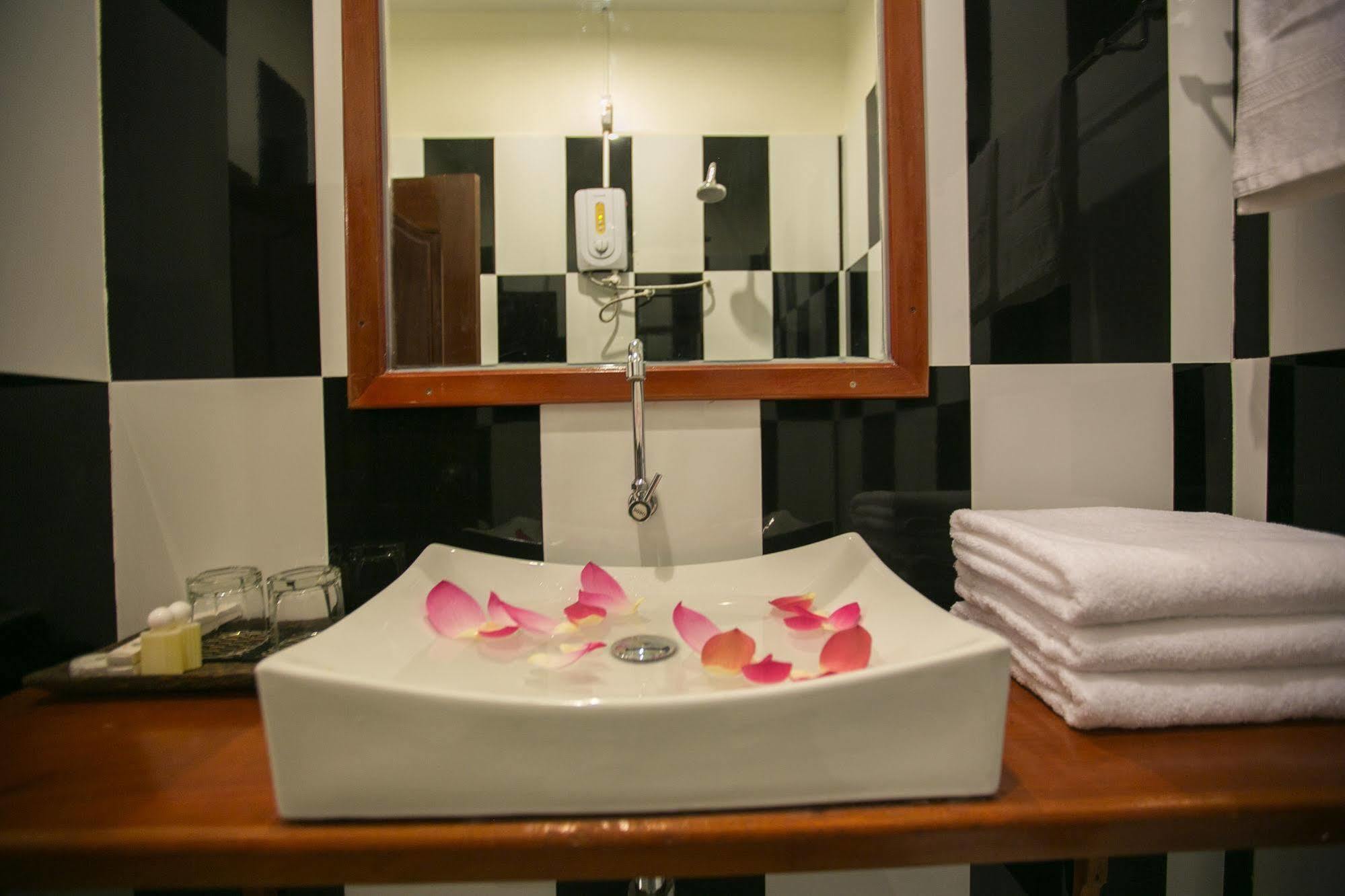 Friendly Angkor Boutique Hotel Siem Reap Luaran gambar